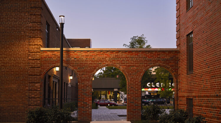 julia lathrop feet 6