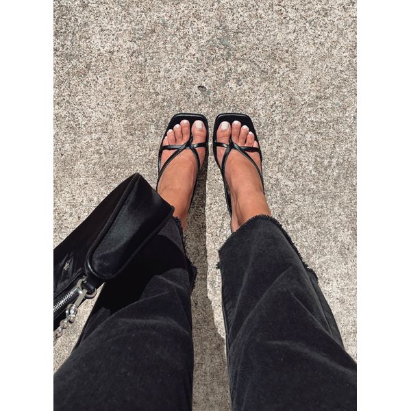 julia perfetto feet 4