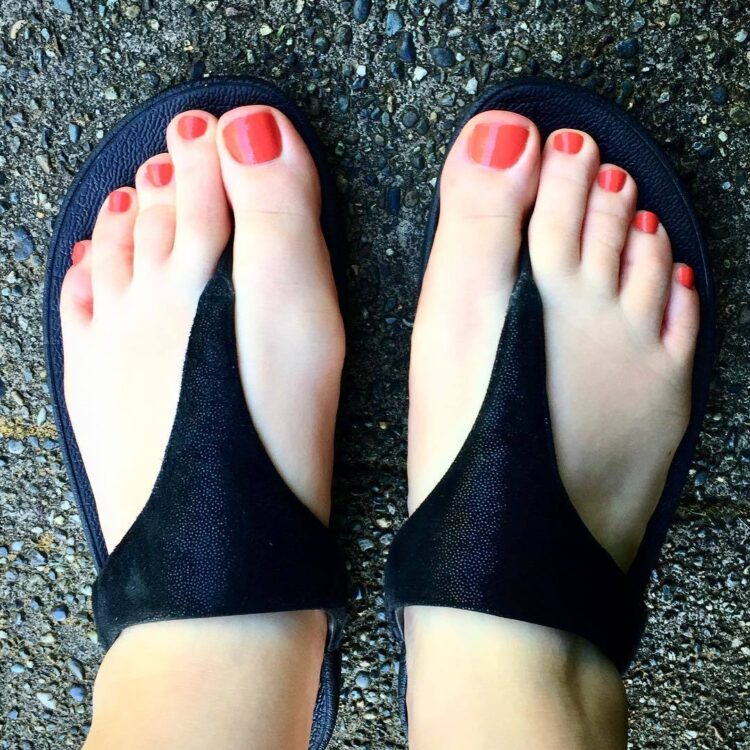 julia quinn feet