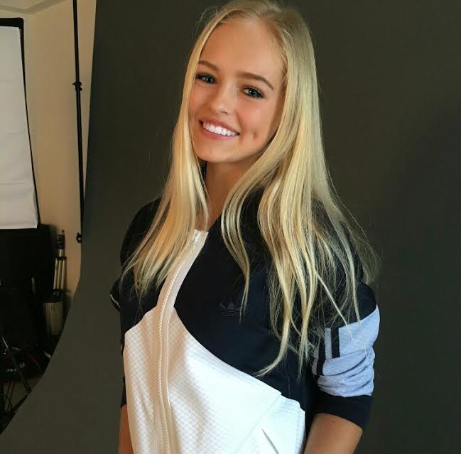 julia tychoniewicz feet 6