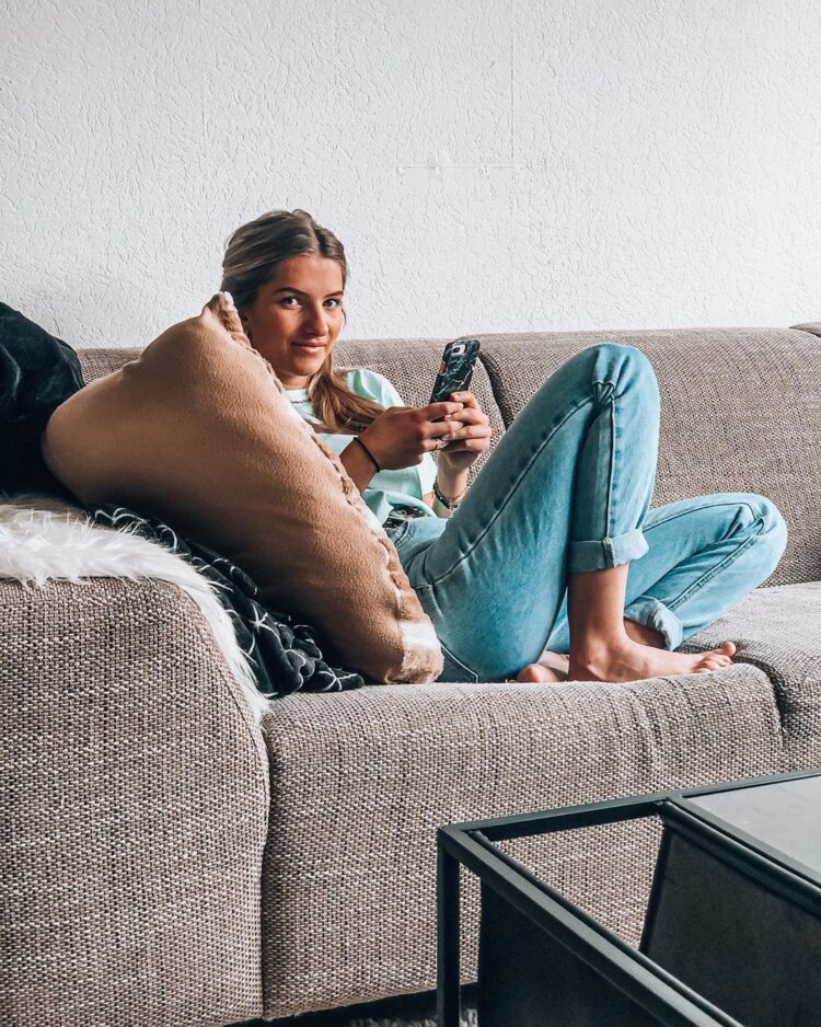 julia van bergen feet 2