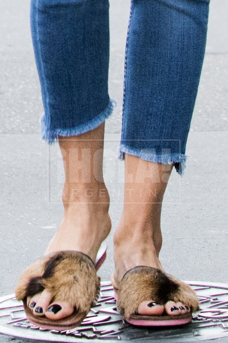 juliana awada feet 6