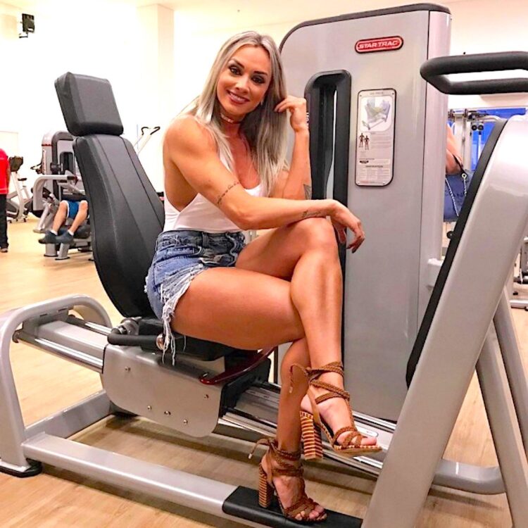 juliana salimeni feet 1