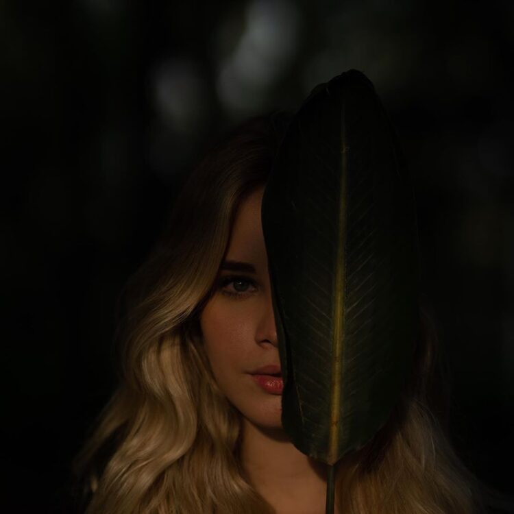 juliana tiemi john feet 3