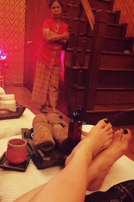 julianne trevisol feet 3