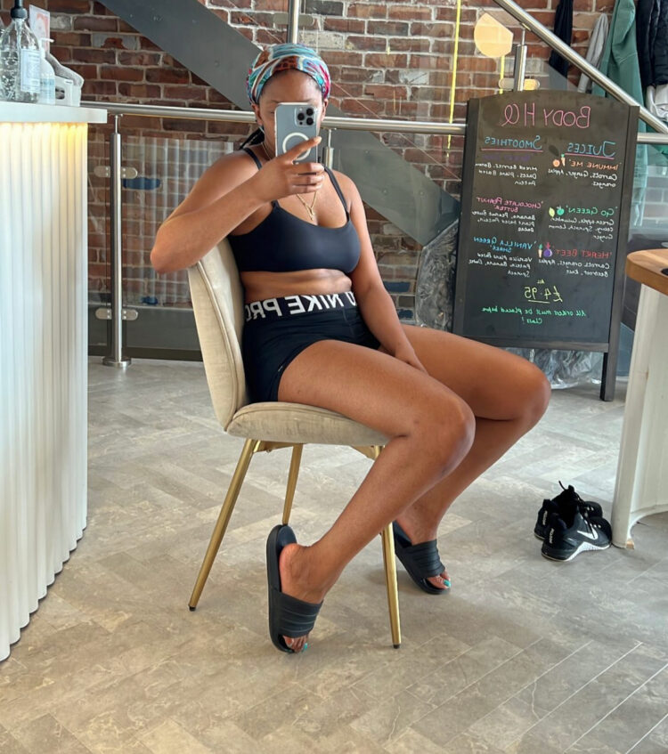 julie adenuga feet 5