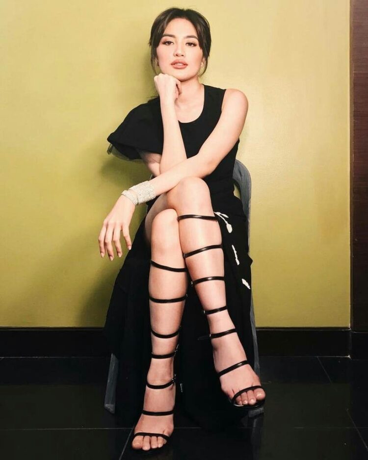 julie anne san jose feet 6