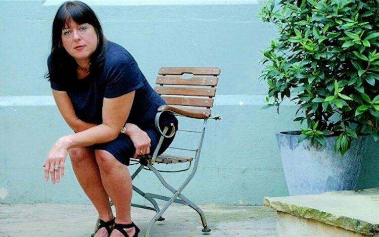 julie burchill feet 3