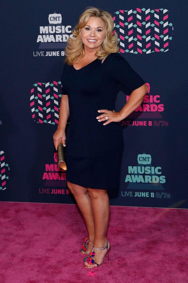 julie chrisley feet 2