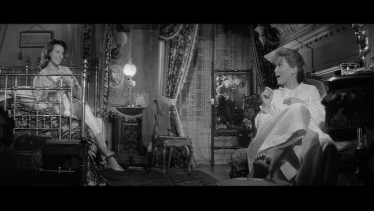 julie harris feet 6