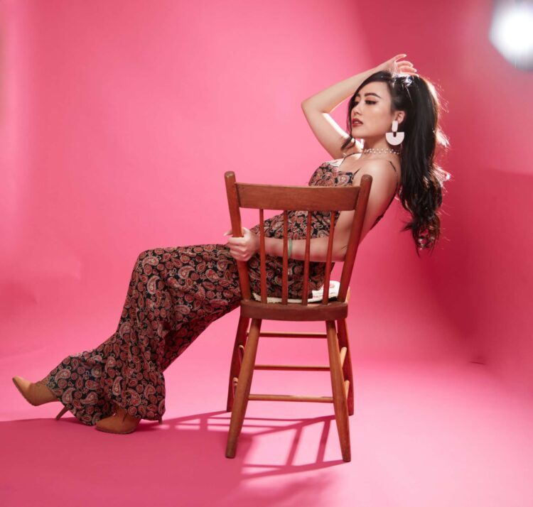 julie lee feet 5
