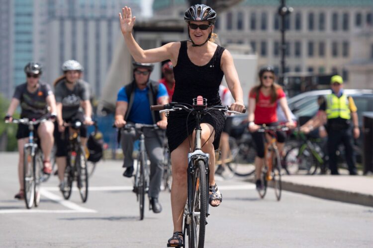 julie payette feet 1 scaled