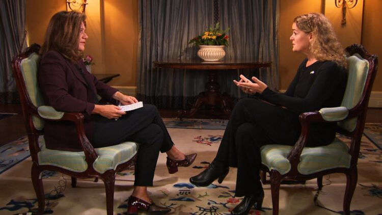 julie payette feet 3