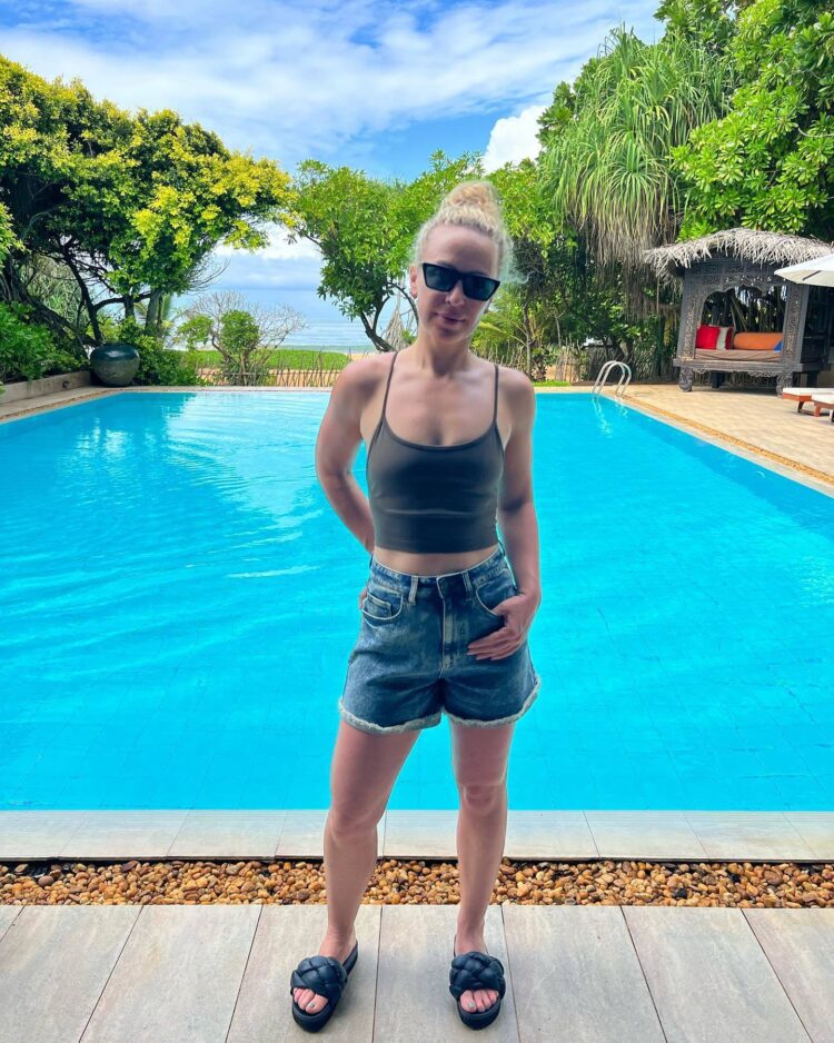 julie r. olgaard feet 6