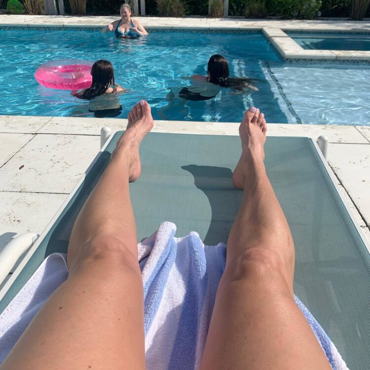 julie roberts feet 3