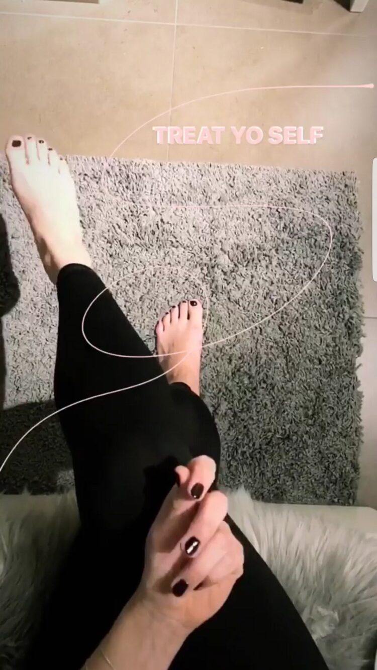 julie van den steen feet