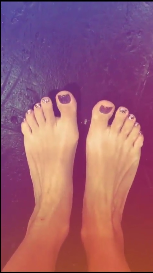 julie zangenberg feet 1