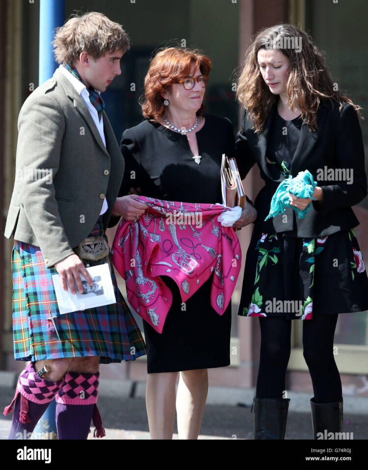 juliet cadzow feet 1