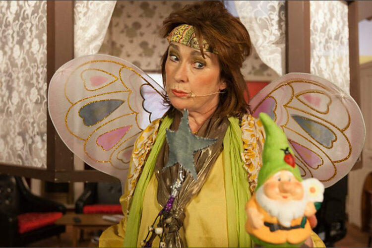 juliet cadzow feet 3