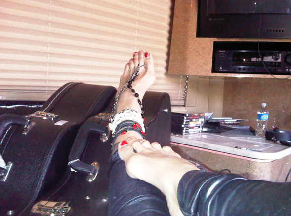 juliet simms feet 4