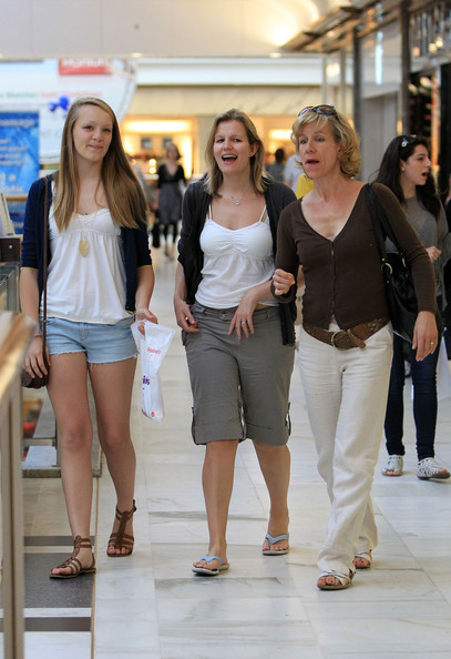 juliet stevenson feet 6