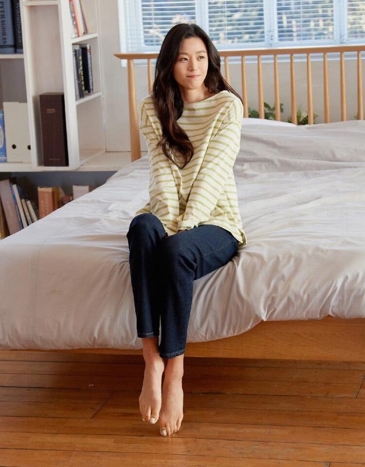 jun ji hyun feet 6