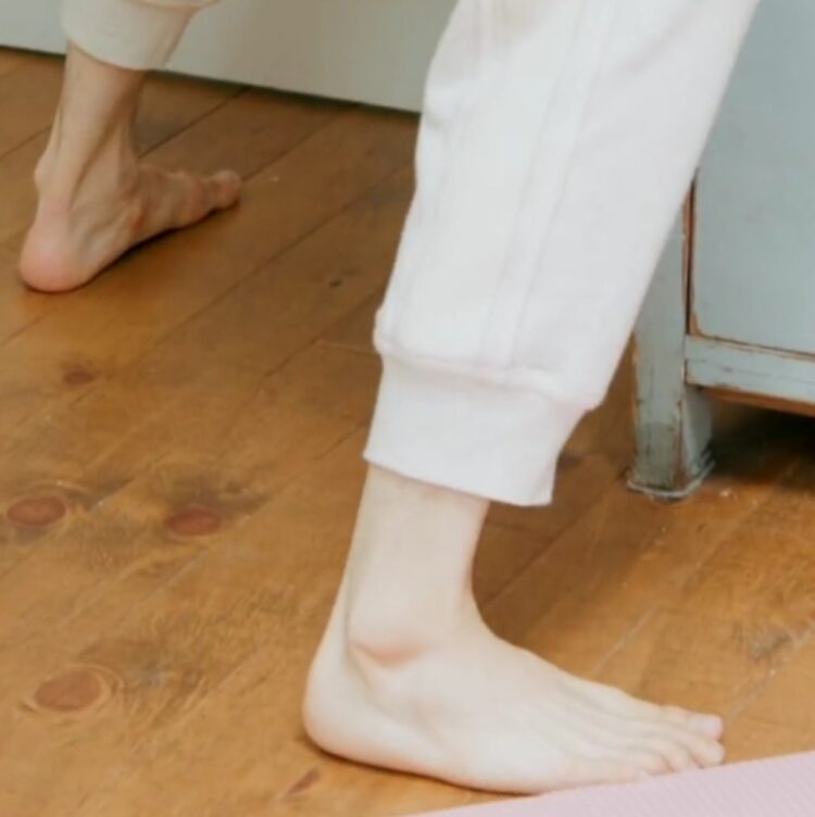 jungwoo feet 3