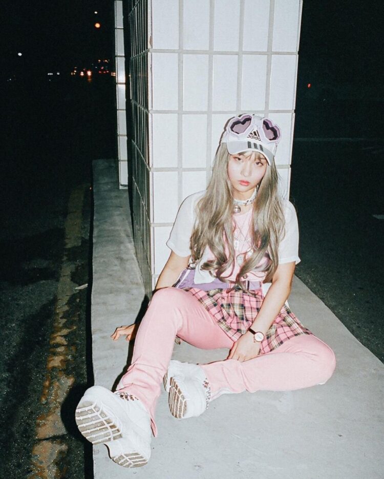 jvcki wai feet 4