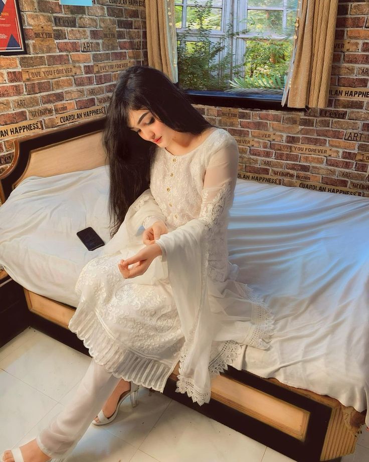 jyotsana haldkar feet 3