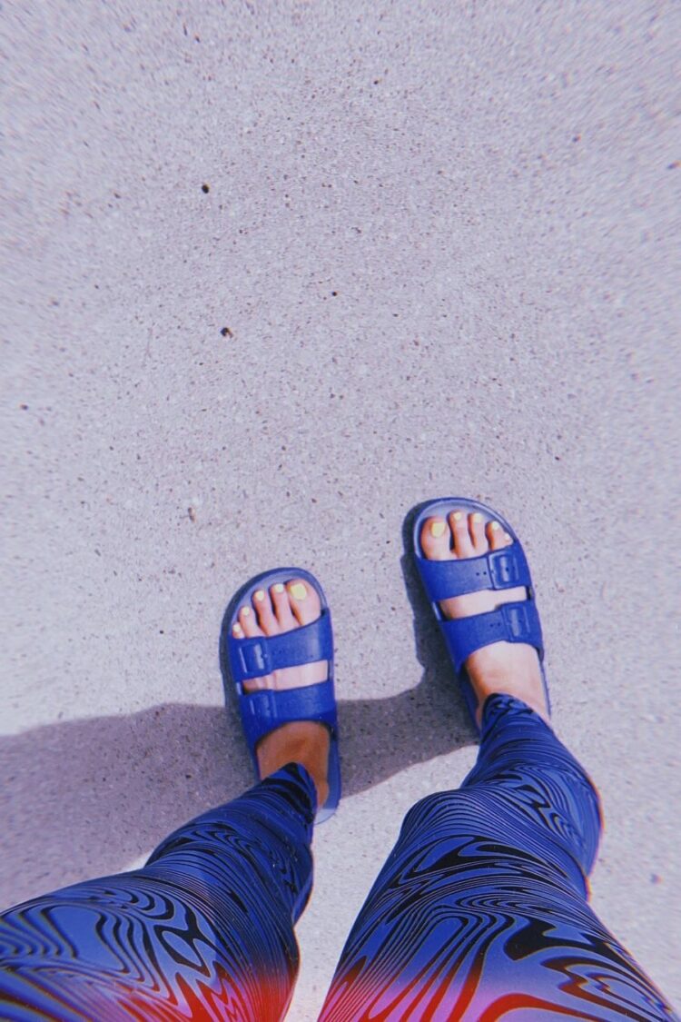 kacey musgraves feet 6