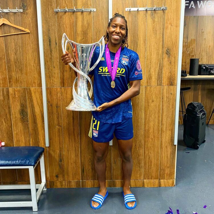 kadeisha buchanan feet