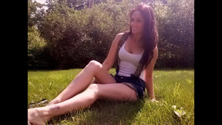 kaila cumings feet 3