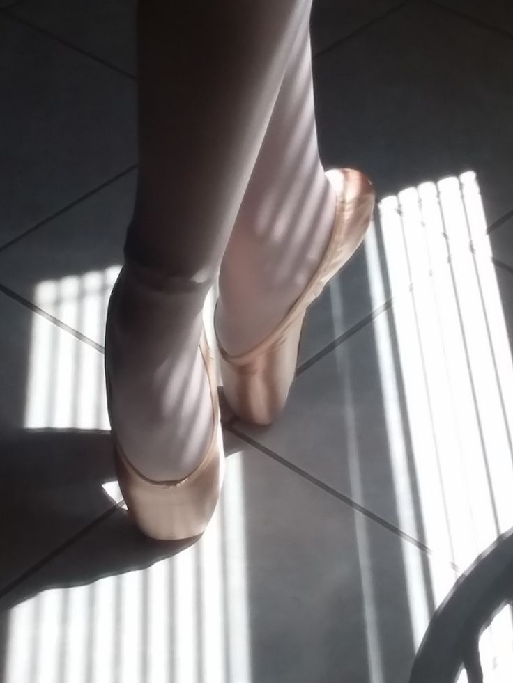 kaitlin hicks feet 5