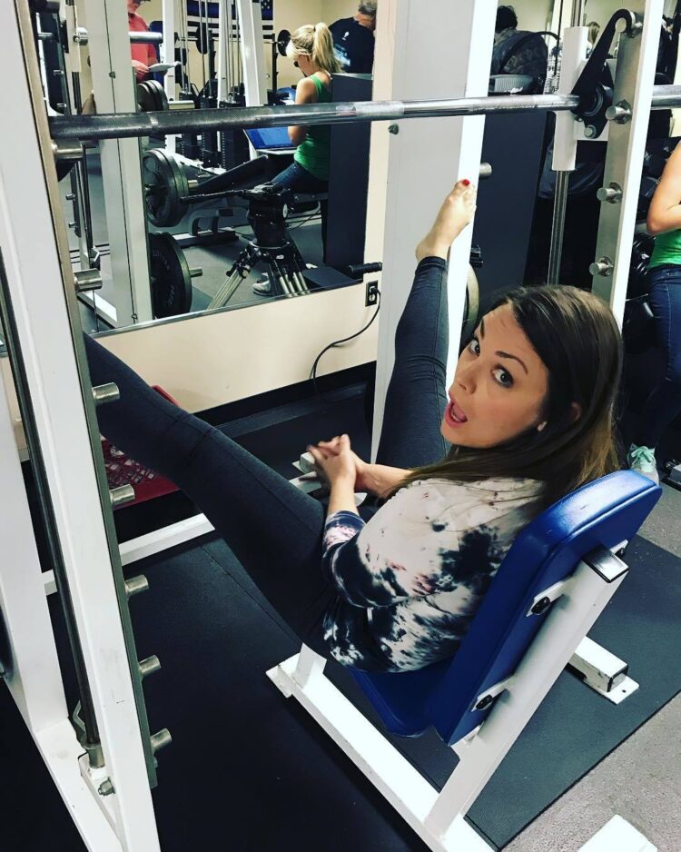 kaitlyn black feet 5