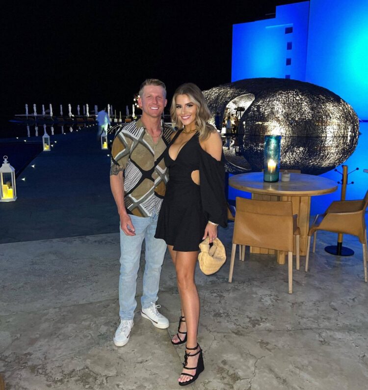 kaitlyn davis feet 5