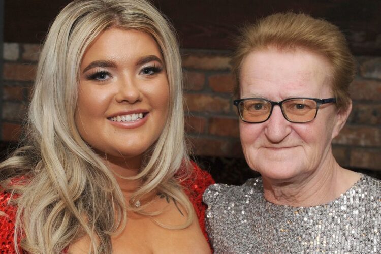 kaitlyn malone feet 5