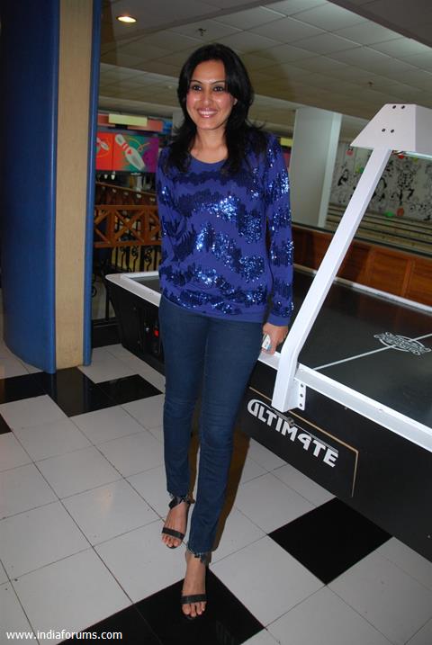 kamya punjabi feet 6