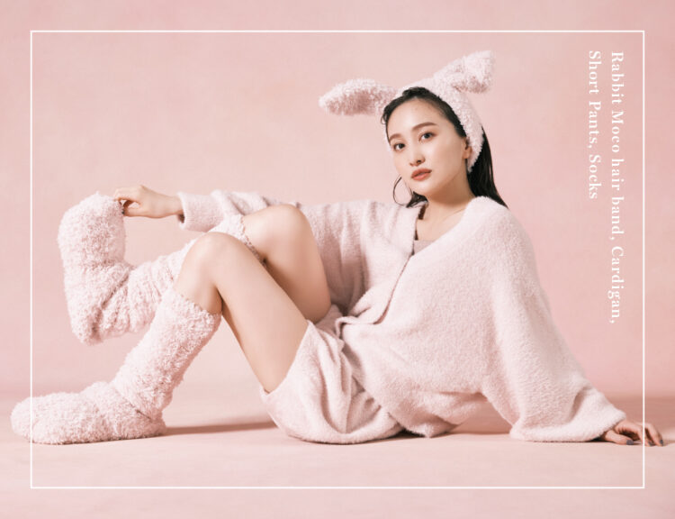 kanako momota feet 3