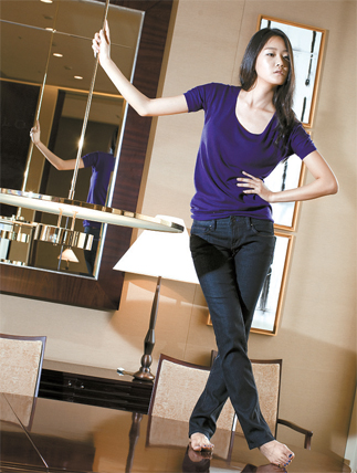 kang seung hyun feet