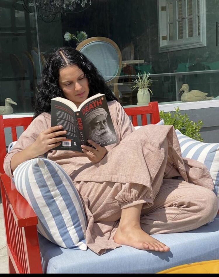 kangana ranaut feet 5