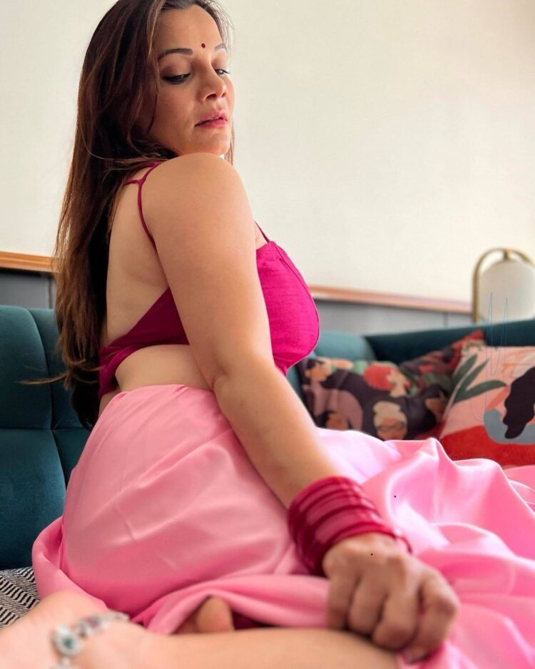 kanica maheshwari feet 5