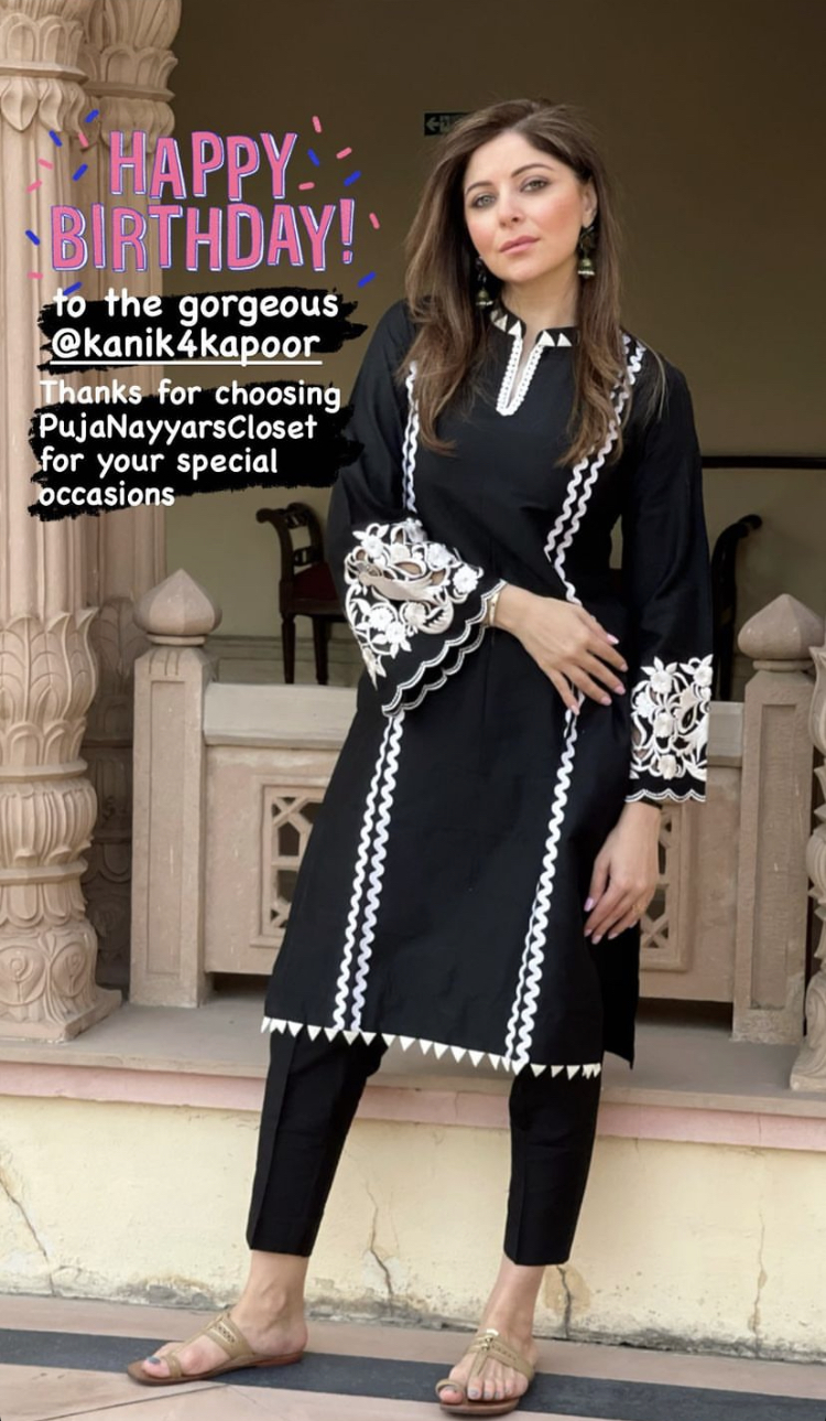 kanika kapoor feet 1