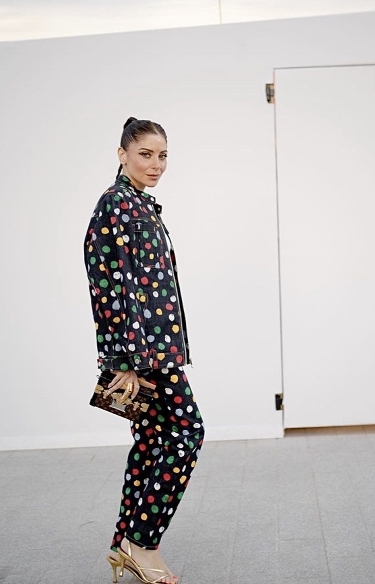 kanika kapoor feet 6