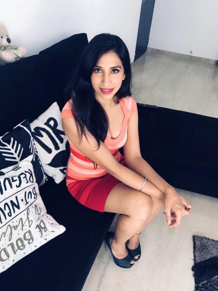 kanika khanna feet 2
