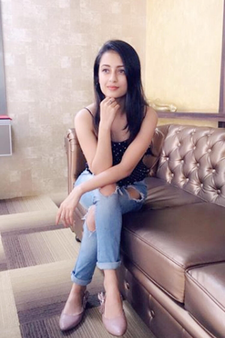 kanika tiwari feet 2