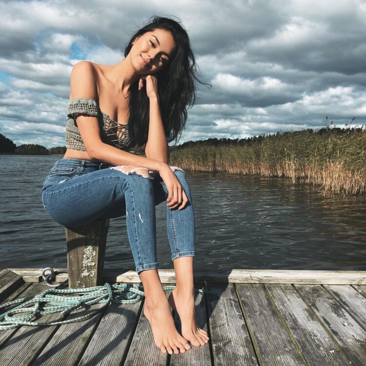 kara zwaanstra feet 1