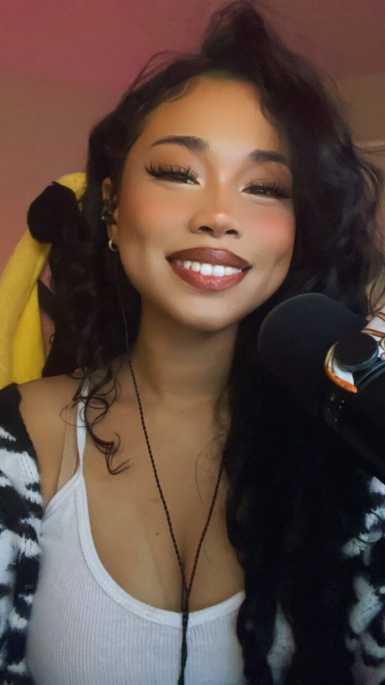 karelesskitty feet 4