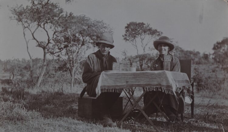 karen blixen finecke feet 4