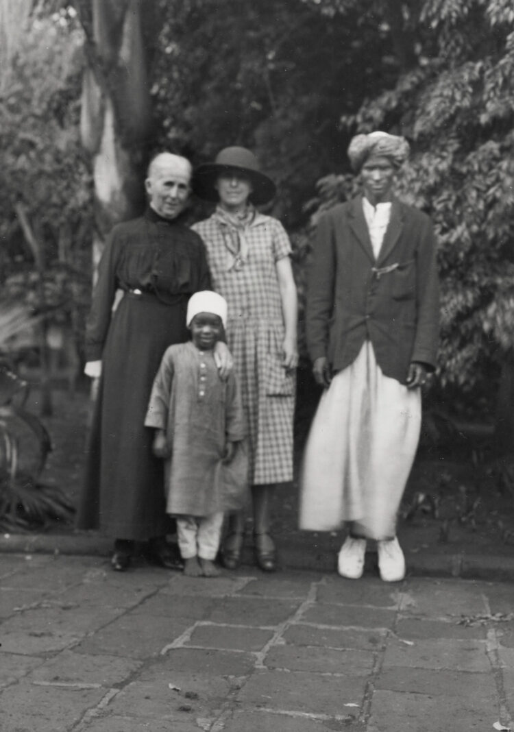 karen blixen finecke feet 5