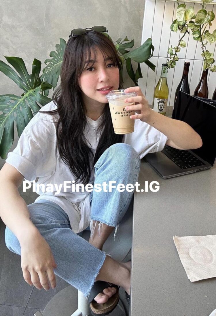 karen de la torre feet 4